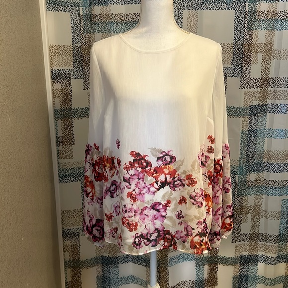 Apt. 9 Tops - Apt. 9 White flowered blouse size large